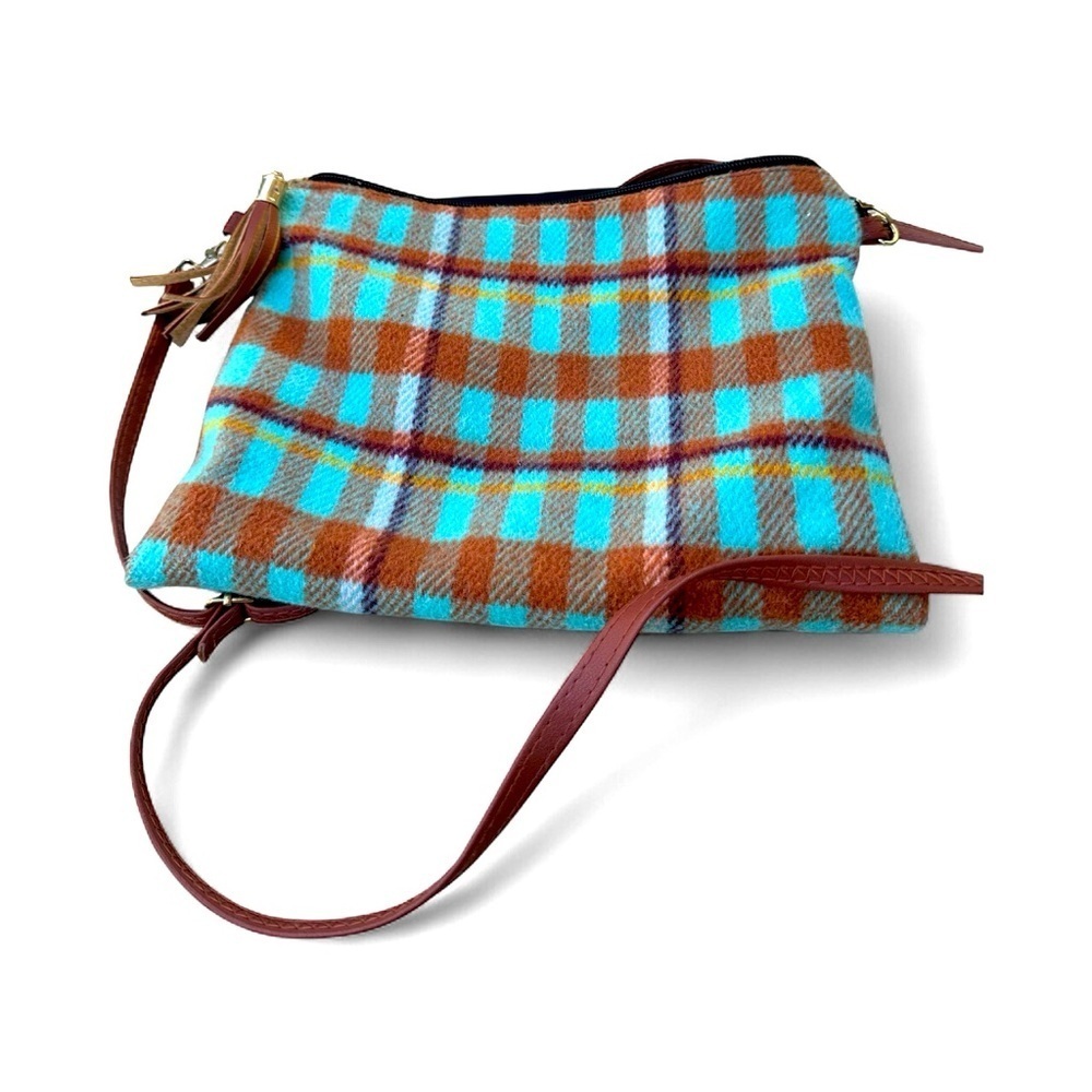Purse made of flannel shirt. Are you a country gal!?